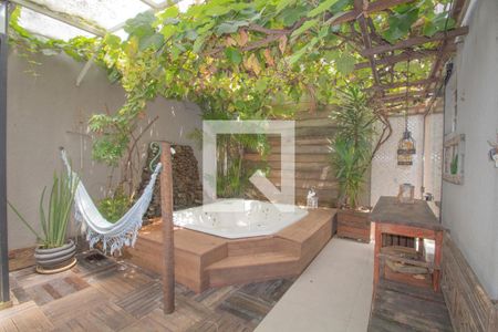 Casa à venda com 334m², 4 quartos e 5 vagas Casa à venda com 334m², 4 quartos e 5 vagasHidromassagem