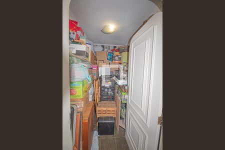 Casa à venda com 334m², 4 quartos e 5 vagas Casa à venda com 334m², 4 quartos e 5 vagasDespensa da área de churrasqueira