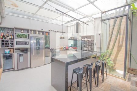 Casa à venda com 334m², 4 quartos e 5 vagas Casa à venda com 334m², 4 quartos e 5 vagasÁrea de Churrasqueira