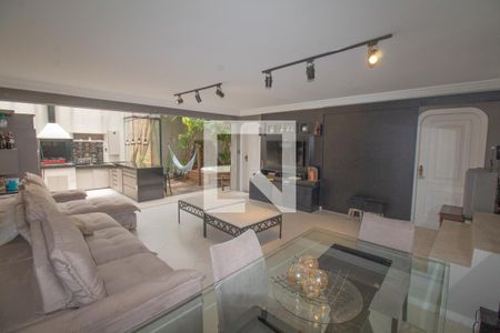 Casa à venda com 334m², 4 quartos e 5 vagas Casa à venda com 334m², 4 quartos e 5 vagasárea de churrasqueira