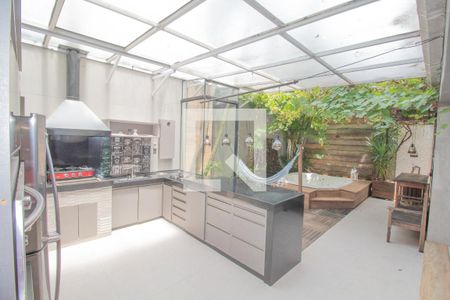 Casa à venda com 334m², 4 quartos e 5 vagas Casa à venda com 334m², 4 quartos e 5 vagasÁrea de Churrasqueira