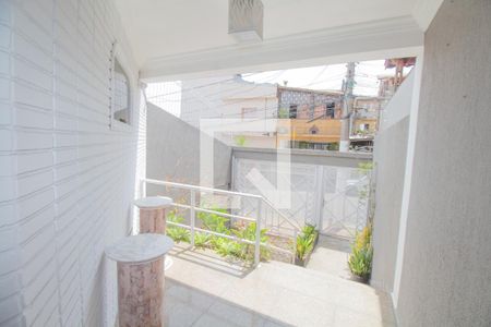 Entrada 1 / Acesso garagem descoberta de casa para alugar com 4 quartos, 400m² em Jardim Guairaca, São Paulo