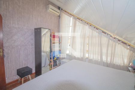 Casa à venda com 334m², 4 quartos e 5 vagas Casa à venda com 334m², 4 quartos e 5 vagasQuarto 1