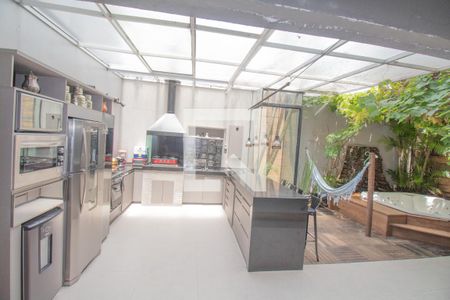 Casa à venda com 334m², 4 quartos e 5 vagas Casa à venda com 334m², 4 quartos e 5 vagasÁrea de Churrasqueira