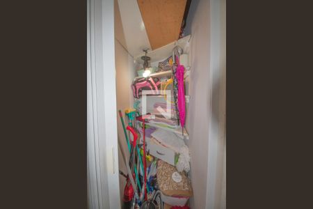 Casa à venda com 334m², 4 quartos e 5 vagas Casa à venda com 334m², 4 quartos e 5 vagasDespensa área de serviço