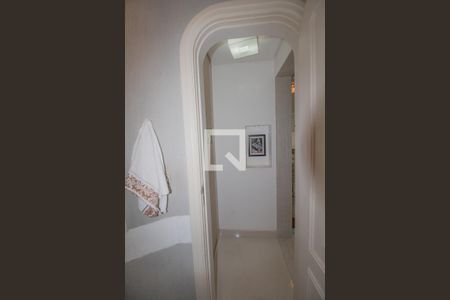 Casa à venda com 334m², 4 quartos e 5 vagas Casa à venda com 334m², 4 quartos e 5 vagasLavabo sala