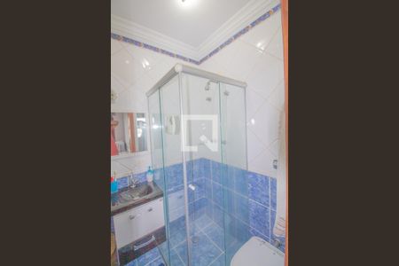 Casa à venda com 334m², 4 quartos e 5 vagas Casa à venda com 334m², 4 quartos e 5 vagasBanheiro Suíte 2