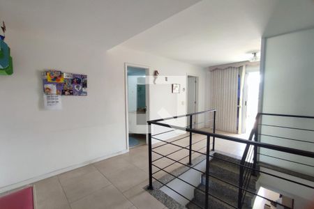 Apartamento à venda com 167m², 3 quartos e 2 vagas Apartamento à venda com 167m², 3 quartos e 2 vagasHall