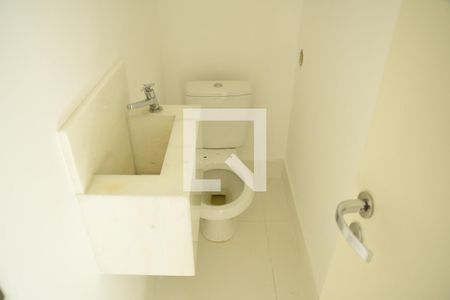 Lavabo de casa de condomínio para alugar com 4 quartos, 150m² em Vila de São Fernando, Cotia