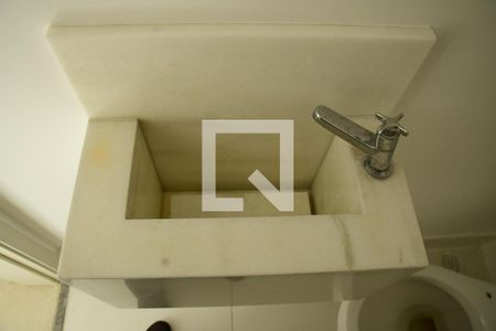 Lavabo de casa de condomínio para alugar com 4 quartos, 150m² em Vila de São Fernando, Cotia