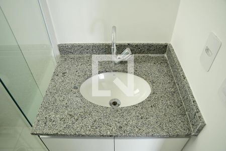 Casa de condomínio para alugar com 150m², 4 quartos e 3 vagasBanheiro da suíte 2 