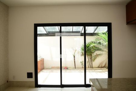 Sala de casa de condomínio para alugar com 4 quartos, 150m² em Vila de São Fernando, Cotia