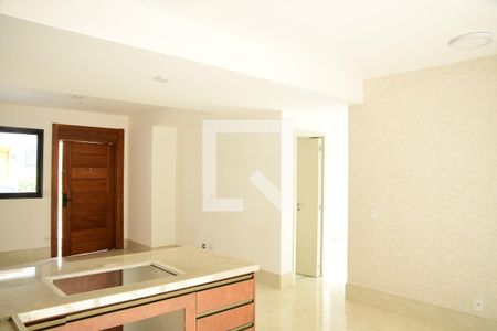 Sala de casa de condomínio para alugar com 4 quartos, 150m² em Vila de São Fernando, Cotia