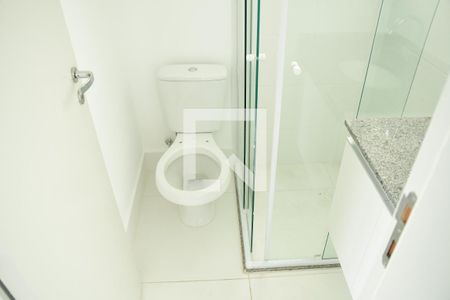 Casa de condomínio para alugar com 150m², 4 quartos e 3 vagasBanheiro da suíte 2 