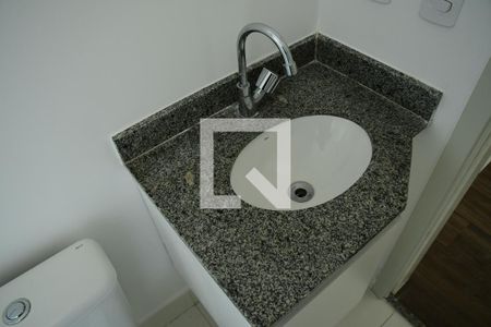 Casa de condomínio para alugar com 150m², 4 quartos e 3 vagasBanheiro da Suíte 1 