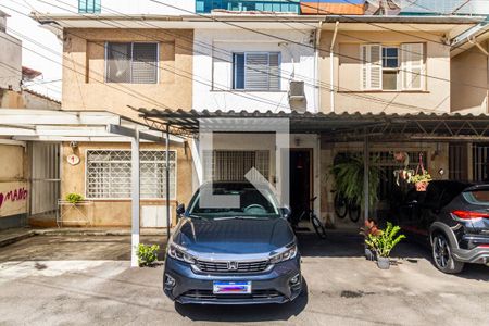 Casa de condomínio à venda com 110m², 3 quartos e 2 vagas Casa de condomínio à venda com 110m², 3 quartos e 2 vagasFachada