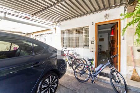 Casa de condomínio à venda com 110m², 3 quartos e 2 vagas Casa de condomínio à venda com 110m², 3 quartos e 2 vagasFachada