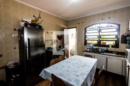 Cozinha  de casa à venda com 3 quartos, 140m² em Jardim Ester Yolanda, São Paulo