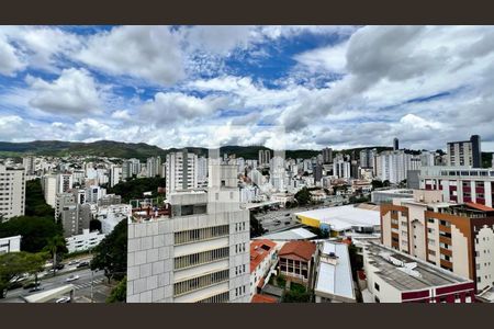 Apartamento à venda com 200m², 4 quartos e 2 vagas Apartamento à venda com 200m², 4 quartos e 2 vagasvista