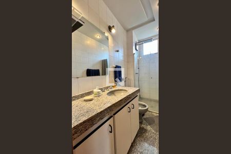 Apartamento à venda com 200m², 4 quartos e 2 vagas Apartamento à venda com 200m², 4 quartos e 2 vagasbanheiro