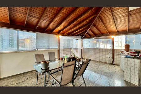 Apartamento à venda com 200m², 4 quartos e 2 vagas Apartamento à venda com 200m², 4 quartos e 2 vagasEspaço Gourmet