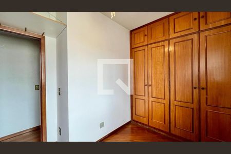 Apartamento à venda com 200m², 4 quartos e 2 vagas Apartamento à venda com 200m², 4 quartos e 2 vagasquarto