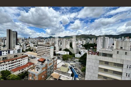 Apartamento à venda com 200m², 4 quartos e 2 vagas Apartamento à venda com 200m², 4 quartos e 2 vagasvista