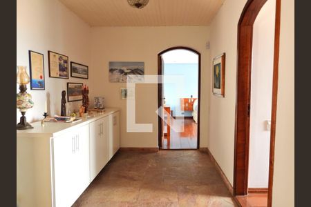 Casa para alugar com 344m², 4 quartos e 4 vagasCorredor