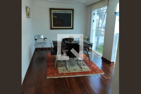 Casa para alugar com 344m², 4 quartos e 4 vagasSala