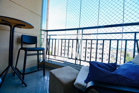 Apartamento à venda com 66m², 3 quartos e 2 vagas Apartamento à venda com 66m², 3 quartos e 2 vagasSacada da sala