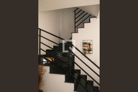 Sala de casa de condomínio à venda com 2 quartos, 120m² em Vila Libanesa, São Paulo