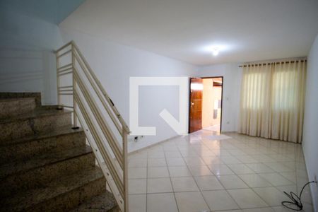Sala de casa para alugar com 2 quartos, 84m² em Cidade Antônio Estevão de Carvalho, São Paulo