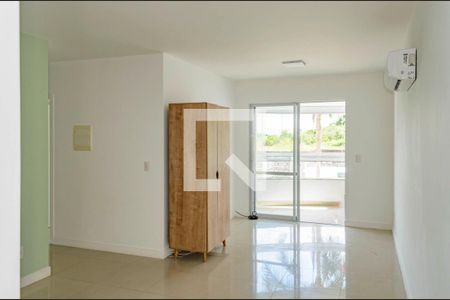 Sala de apartamento para alugar com 3 quartos, 88m² em Pantanal, Florianópolis