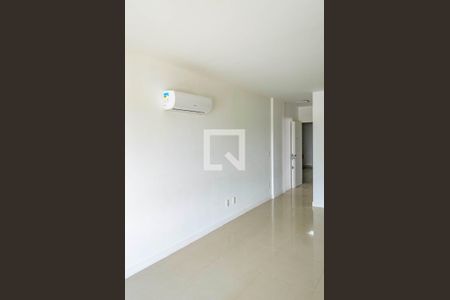 Sala de apartamento para alugar com 3 quartos, 88m² em Pantanal, Florianópolis