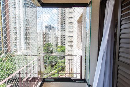 Apartamento para alugar com 142m², 3 quartos e 2 vagas Apartamento para alugar com 142m², 3 quartos e 2 vagasVaranda da suíte