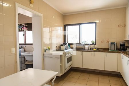 Apartamento para alugar com 142m², 3 quartos e 2 vagas Apartamento para alugar com 142m², 3 quartos e 2 vagasCozinha