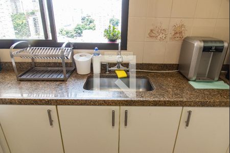 Apartamento para alugar com 142m², 3 quartos e 2 vagas Apartamento para alugar com 142m², 3 quartos e 2 vagasCozinha