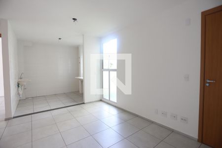 Sala de apartamento para alugar com 2 quartos, 43m² em Parque Santa Rosa, Suzano