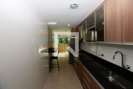 Cozinha de casa à venda com 4 quartos, 220m² em Monte Castelo, Contagem