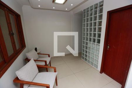 Hall de Entrada de casa à venda com 4 quartos, 220m² em Monte Castelo, Contagem