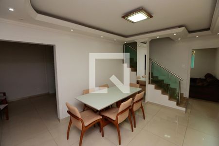 Sala de Jantar de casa à venda com 4 quartos, 220m² em Monte Castelo, Contagem