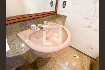 Lavabo de casa para alugar com 3 quartos, 396m² em Vila Regente Feijó, São Paulo