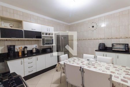 Casa à venda com 220m², 2 quartos e 2 vagasCozinha