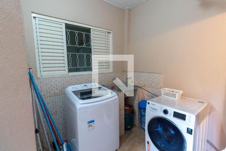 Casa à venda com 220m², 2 quartos e 2 vagasLavanderia