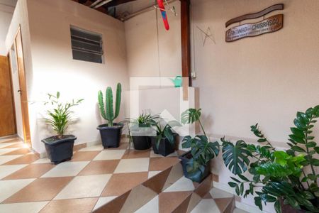 Casa à venda com 220m², 2 quartos e 2 vagasQuintal