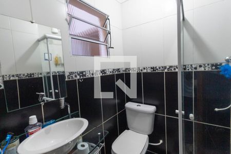 Casa à venda com 220m², 2 quartos e 2 vagasBanheiro da Suíte