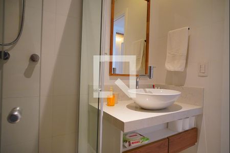 Banheiro suite 1 de apartamento para alugar com 3 quartos, 135m² em Lagoa da Conceição, Florianópolis
