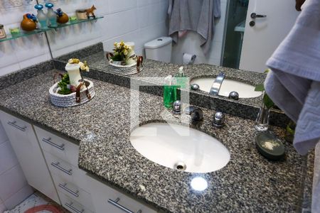 Apartamento à venda com 70m², 3 quartos e 2 vagasBanheiro