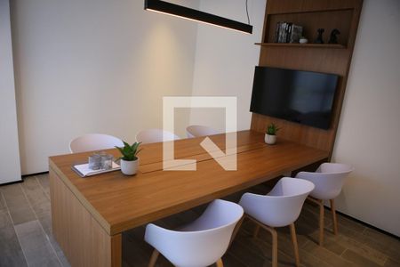 Studio para alugar com 28m², 1 quarto e sem vaga Studio para alugar com 28m², 1 quarto e sem vagaSala de Reunião