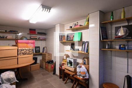 Casa à venda com 215m², 3 quartos e 2 vagas Casa à venda com 215m², 3 quartos e 2 vagasSótão